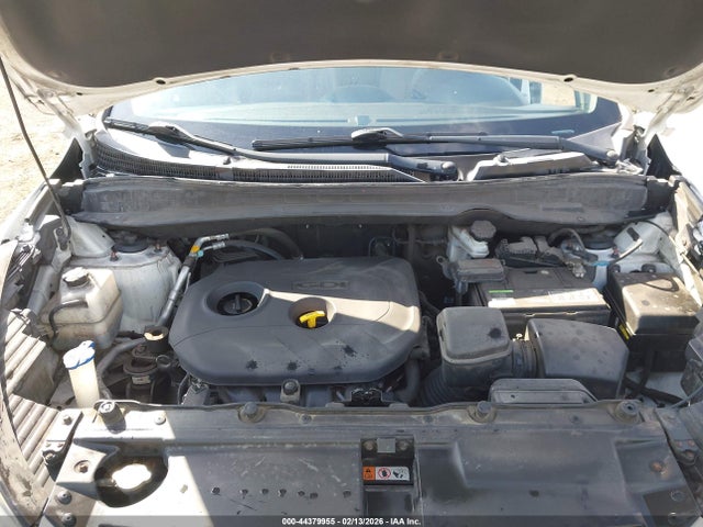 KM8JT3AF5FU008270 Hyundai TUCSON GLS