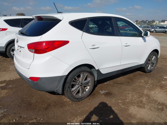 KM8JT3AF5FU008270 Hyundai TUCSON GLS