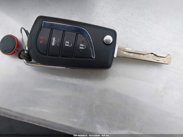 JTDEPRAE1LJ042966 Toyota COROLLA LE
