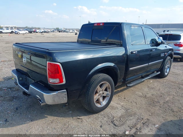 2018 RAM 1500 1C6RR6NTXJS101160 Photo 3