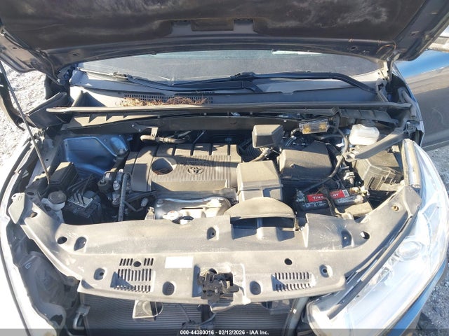 5TDZARFH9KS053978 Toyota Highlander Le