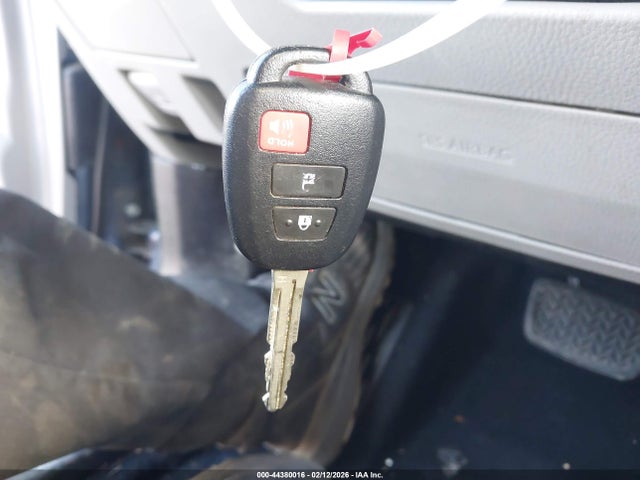 5TDZARFH9KS053978 Toyota Highlander Le