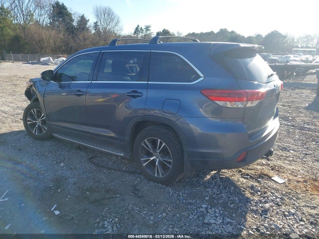 5TDZARFH9KS053978 Toyota Highlander Le
