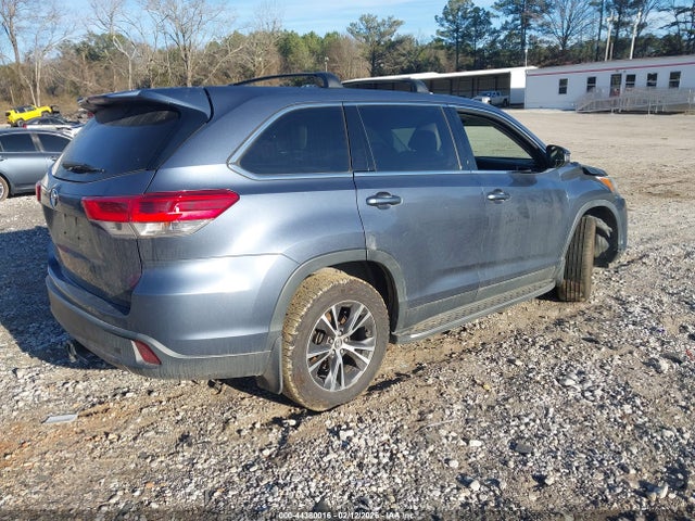 5TDZARFH9KS053978 Toyota Highlander Le