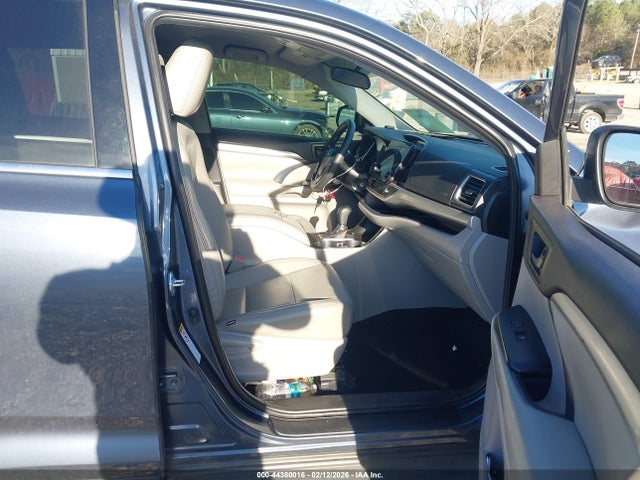 5TDZARFH9KS053978 Toyota Highlander Le