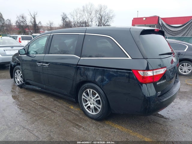 2011 HONDA ODYSSEY 5FNRL5H46BB104287 Photo 2