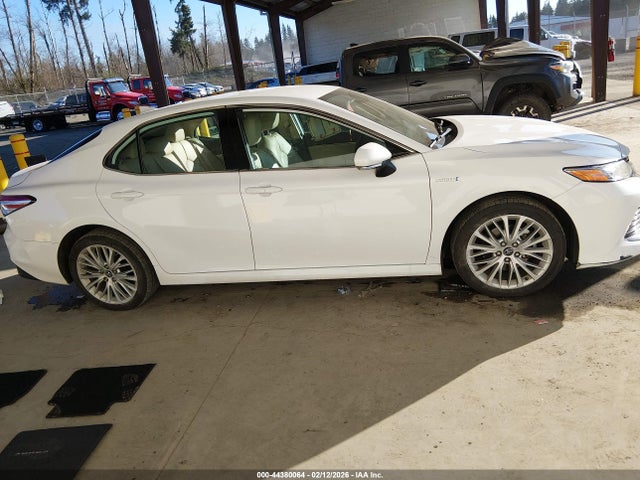 4T1B21HK5KU517977 Toyota Camry Hybrid Xle