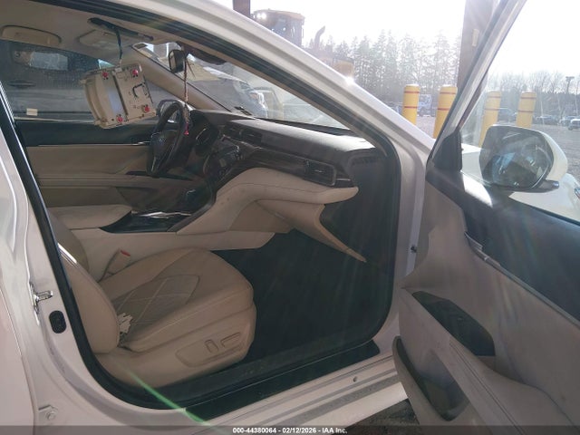 4T1B21HK5KU517977 Toyota Camry Hybrid Xle