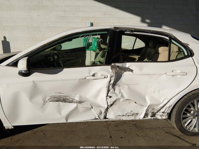 4T1B21HK5KU517977 Toyota Camry Hybrid Xle