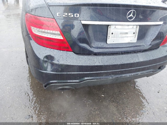 Auction sale of the 2013 Mercedes-benz C 250 Sport, vin: WDDGF4HB8DA840737, lot number: 44380094