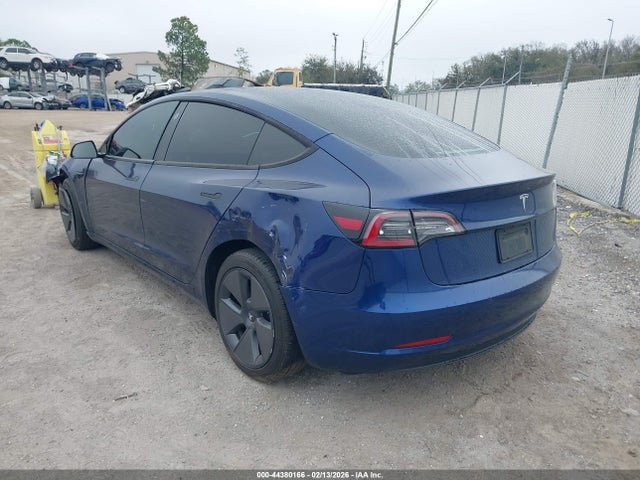 2022 TESLA MODEL 3 5YJ3E1EA8NF166135 Photo 2