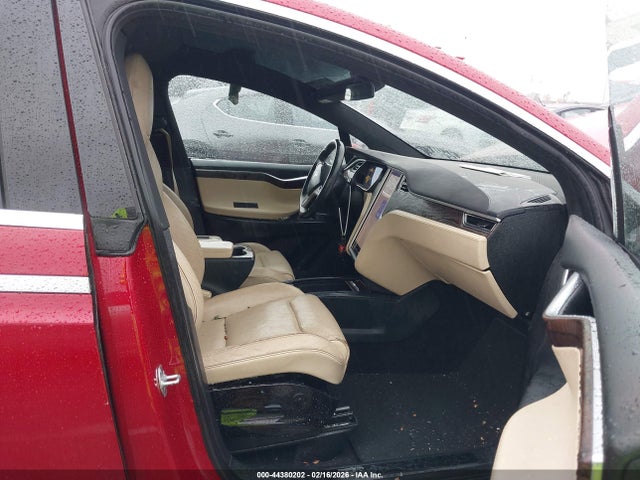 2016 TESLA MODEL X 5YJXCAE23GF001810 Photo 4