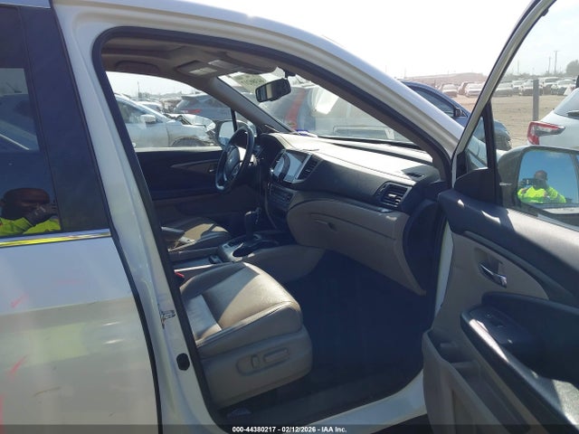 2017 HONDA PILOT 5FNYF5H51HB009625 Photo 4