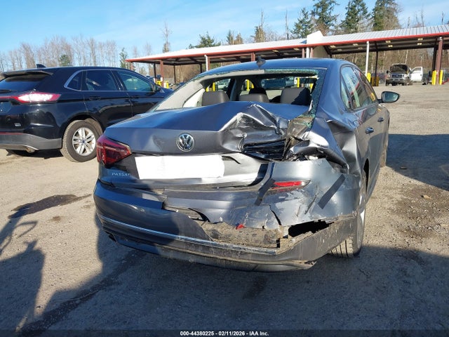 1VWAA7A34JC032370 Volkswagen Passat 2.0t R-line/2.0t S