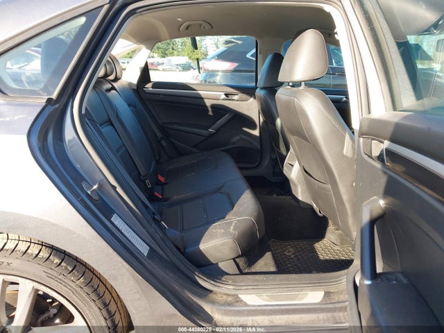 1VWAA7A34JC032370 Volkswagen Passat 2.0t R-line/2.0t S