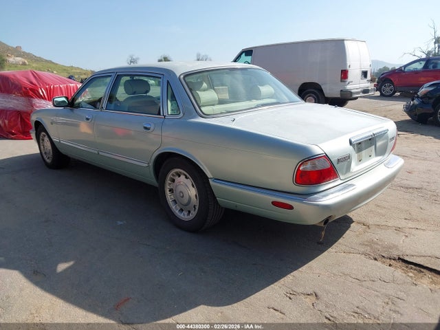 2000 JAGUAR XJ8 SAJDA24C9YLF17343 Photo 2