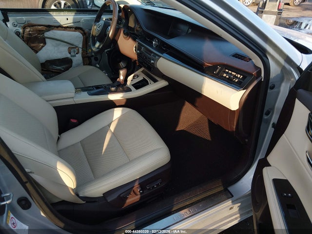 44380320 :رقم المزاد ، 58ABK1GG8GU011038 vin ، 2016 Lexus Es 350 مزاد بيع