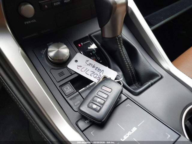 JTJYARBZ7J2101068 Lexus NX 300