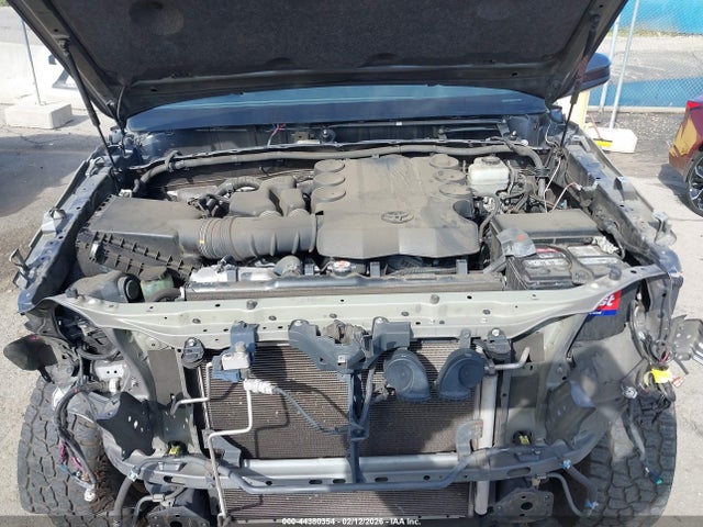 JTEBU5JR5K5654534 Toyota 4RUNNER SR5