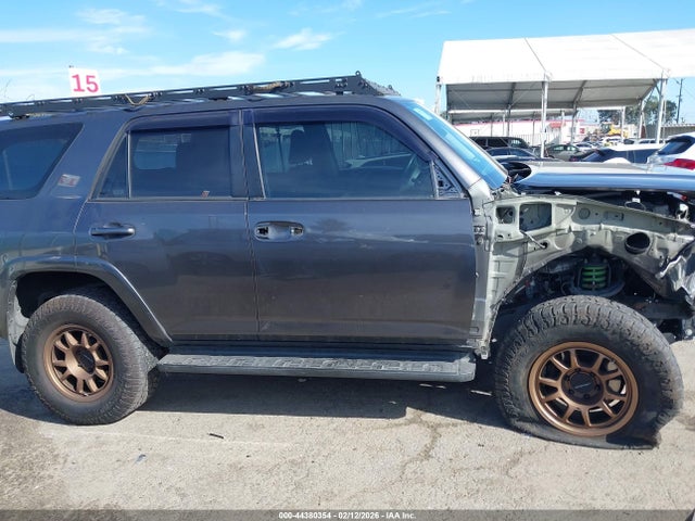 JTEBU5JR5K5654534 Toyota 4RUNNER SR5