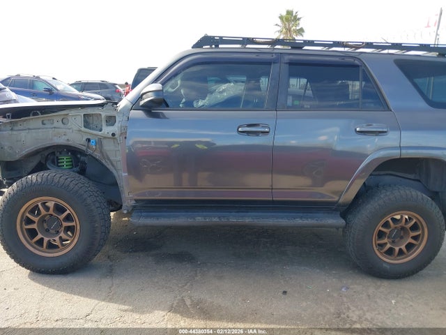 JTEBU5JR5K5654534 Toyota 4RUNNER SR5