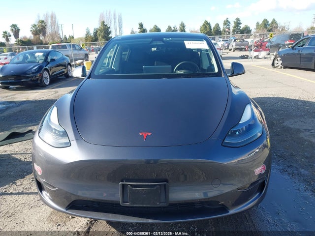 Продажа на аукционе авто 2023 Tesla Model Y Rwd, vin: 7SAYGDEDXPF977727, номер лота: 44380361