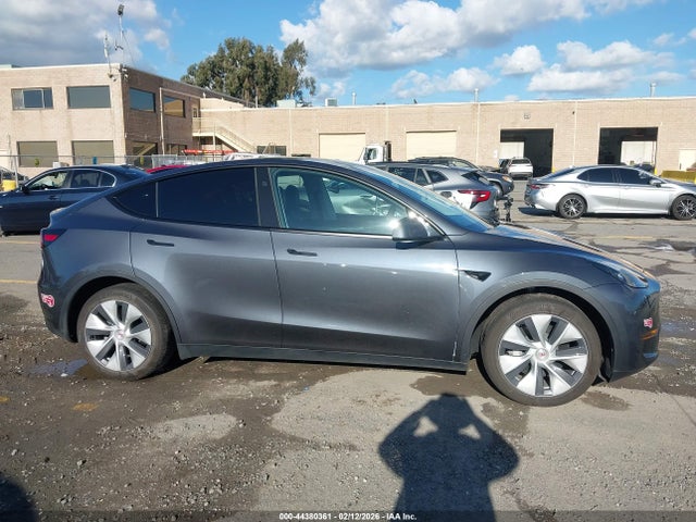 Продажа на аукционе авто 2023 Tesla Model Y Rwd, vin: 7SAYGDEDXPF977727, номер лота: 44380361