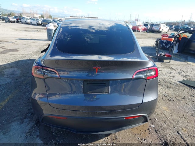 Продажа на аукционе авто 2023 Tesla Model Y Rwd, vin: 7SAYGDEDXPF977727, номер лота: 44380361