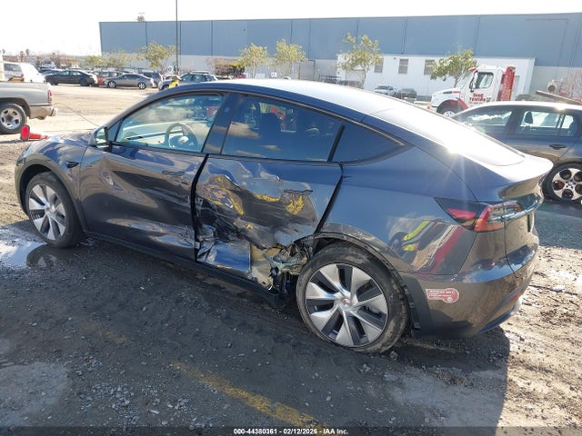 2023 TESLA MODEL Y 7SAYGDEDXPF977727 Photo 2