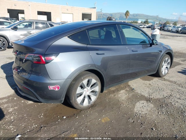2023 TESLA MODEL Y 7SAYGDEDXPF977727 Photo 3