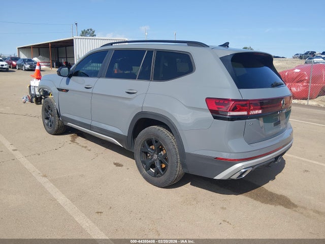 44380408 :رقم المزاد ، 1V2CR2CA5RC542319 vin ، 2024 Volkswagen Atlas 2.0t Peak Edition Se W/technology مزاد بيع