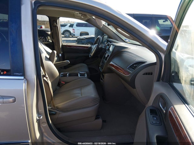 2014 Chrysler Town & Country Touring მანქანა იყიდება აუქციონზე, vin: 2C4RC1BGXER268971, აუქციონის ნომერი: 44380433