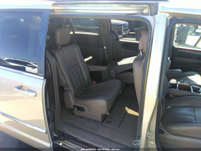 2014 Chrysler Town & Country Touring მანქანა იყიდება აუქციონზე, vin: 2C4RC1BGXER268971, აუქციონის ნომერი: 44380433
