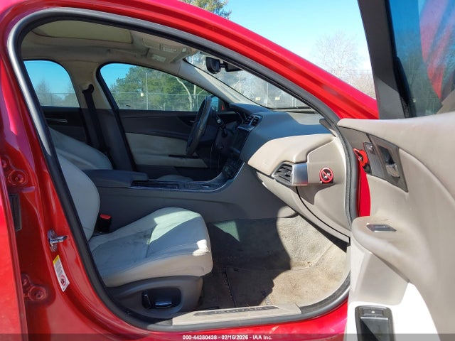 2019 JAGUAR XE SAJAD4FX3KCP49091 Photo 4