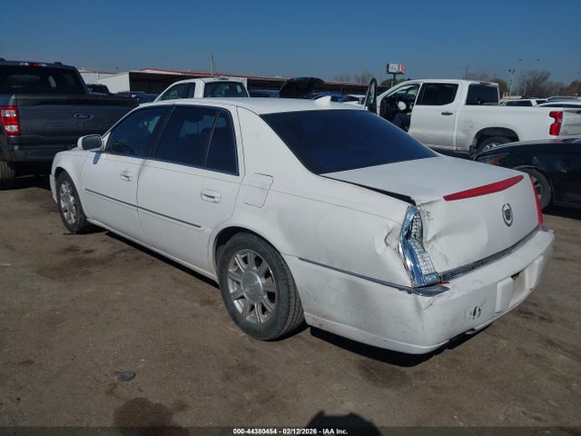 2010 CADILLAC DTS 1G6KA5EY5AU122786 Photo 2