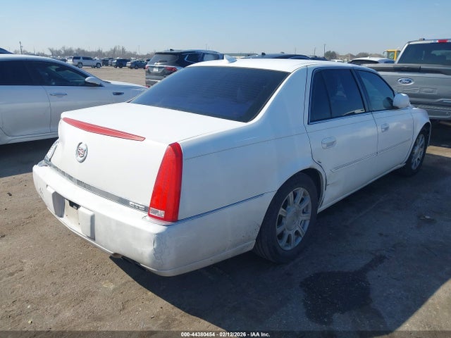 2010 CADILLAC DTS 1G6KA5EY5AU122786 Photo 3