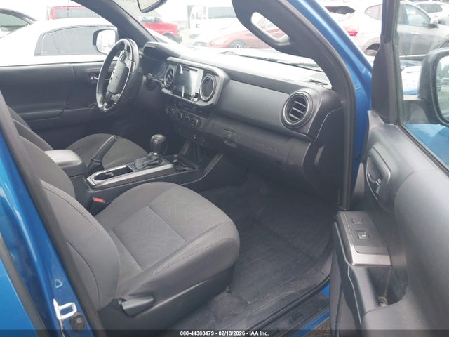 5TFCZ5AN2HX117091 Toyota Tacoma Sr5/trd Off Road/trd Sport