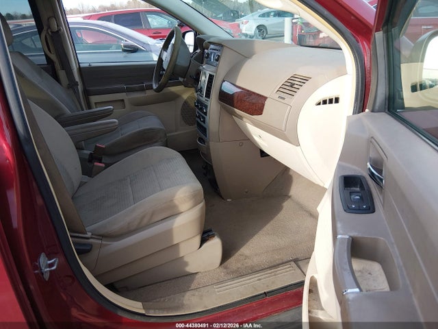 Продаж на аукціоні авто 2010 Chrysler Town & Country New Lx, vin: 2A4RR2D13AR338344, номер лоту: 44380491