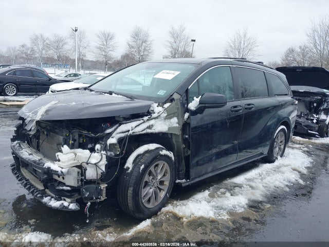 2022 TOYOTA SIENNA 5TDKRKEC2NS111036 Photo 1