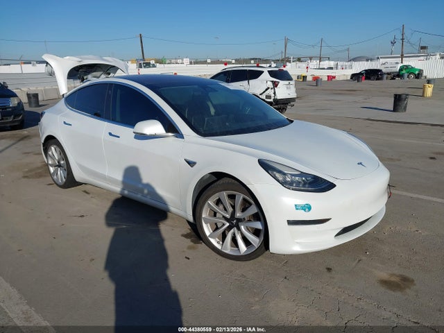2018 TESLA MODEL 3 5YJ3E1EB6JF185379 Photo 0