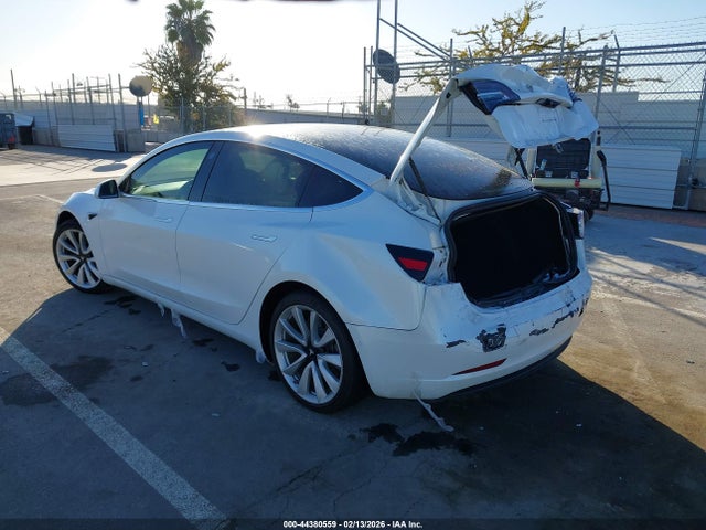2018 TESLA MODEL 3 5YJ3E1EB6JF185379 Photo 2