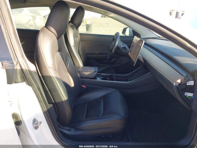 2018 TESLA MODEL 3 5YJ3E1EB6JF185379 Photo 4