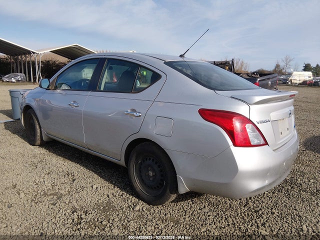 3N1CN7AP3EL829581 Nissan Versa 1.6 Sv