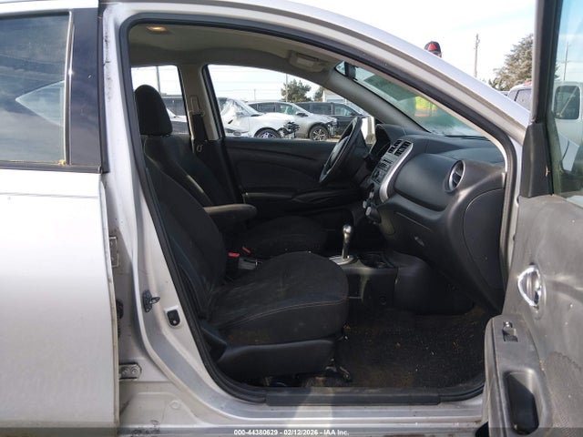 3N1CN7AP3EL829581 Nissan Versa 1.6 Sv