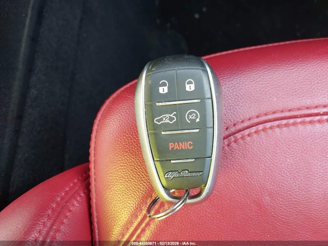 2022 ALFA ROMEO STELVIO ZASPAKBN1N7D25357 Photo 10