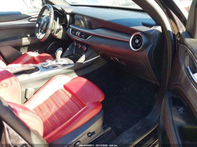 2022 ALFA ROMEO STELVIO ZASPAKBN1N7D25357 Photo 4