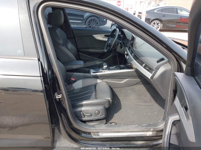 Продаж на аукціоні авто 2017 Audi A4 2.0t Premium, vin: WAUGNAF4XHN025077, номер лоту: 44380750