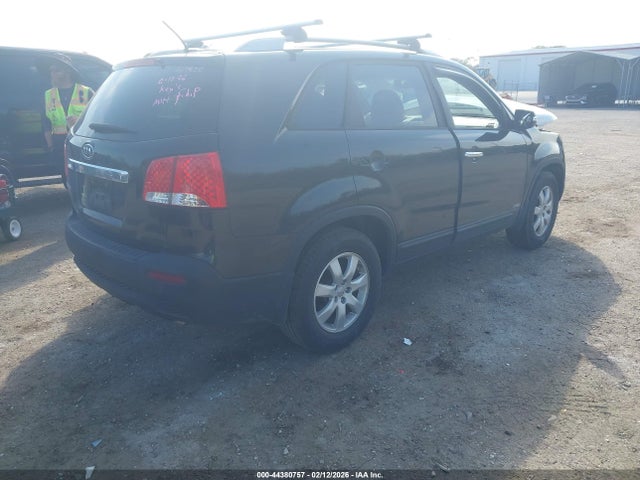 2013 KIA SORENTO 5XYKTDA66DG407556 Photo 3