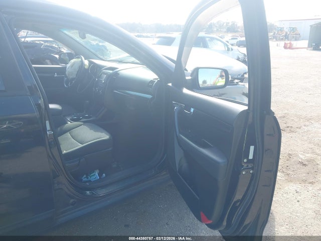2013 KIA SORENTO 5XYKTDA66DG407556 Photo 4