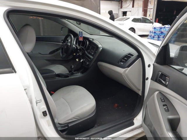 KNAGM4A79F5546665 KIA Optima Lx